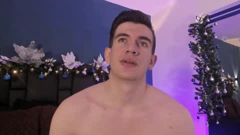 Snapshot of mikaelslow chatting on November 26, 4:02 am mikael online show from November 26, 4:02 am