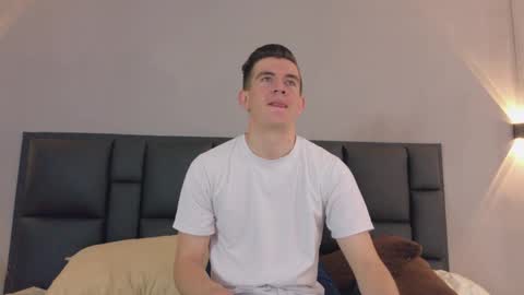mikael online show from May 2, 3:11 am