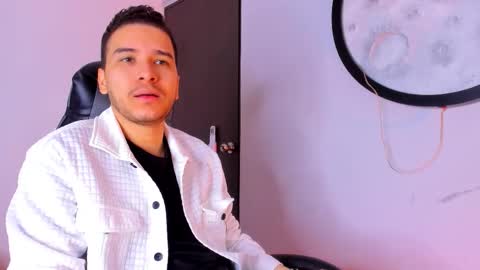 Mike  online show from November 11, 11:43 am