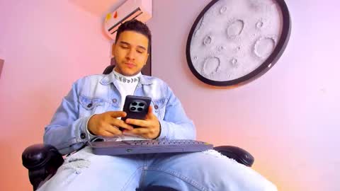 Mike  online show from January 13, 11:48 am