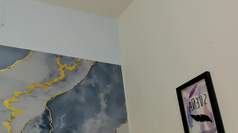 Snapshot of mike__glow chatting on March 25, 12:33 pm Mike online show from March 25, 12:33 pm