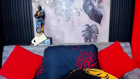   online show from February 3, 7:35 am