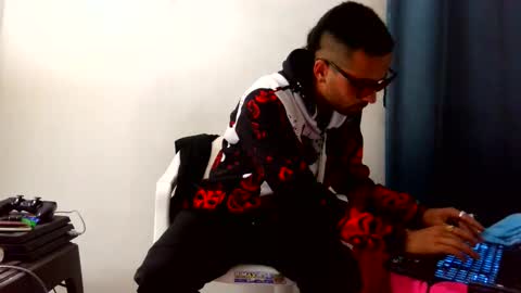 Snapshot of mike_leonrey22 chatting on November 8, 11:36 pm mike_leonrey22 online show from November 8, 11:36 pm