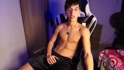 Mike Pineapple online show from July 30, 4:11 am