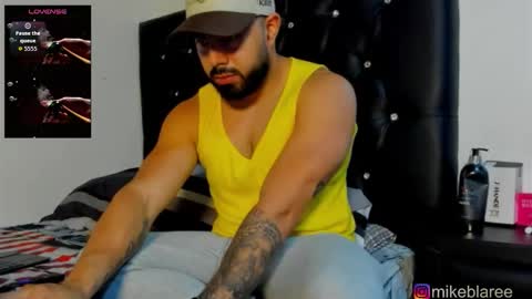 Snapshot of mikeblaree chatting on January 15, 6:33 pm mikeblaree online show from January 15, 6:33 pm