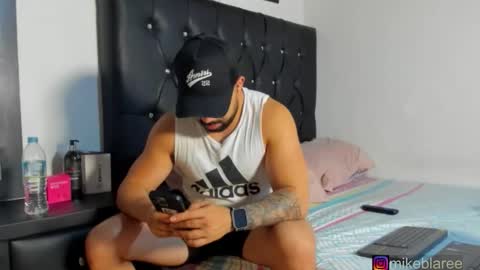 Snapshot of mikeblaree chatting on February 5, 7:18 pm mikeblaree online show from February 5, 7:18 pm