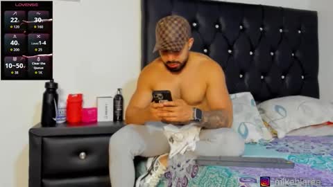 Snapshot of mikeblaree chatting on March 7, 6:49 pm mikeblaree online show from March 7, 6:49 pm