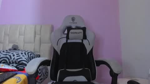 mikebradley15 online show from January 8, 7:27 pm