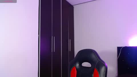 Snapshot of mikee_g chatting on January 3, 1:16 am ZARA BLARE online show from January 3, 1:16 am