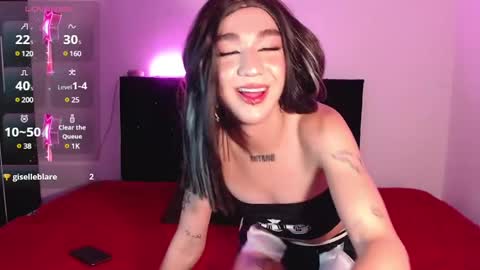 Snapshot of mikee_g chatting on February 12, 10:59 pm ZARA BLARE online show from February 12, 10:59 pm