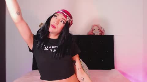 Snapshot of mikee_g chatting on October 20, 1:28 am ZARA BLARE online show from October 20, 1:28 am