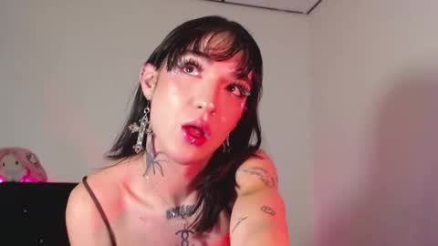 Snapshot of mikee_g chatting on November 3, 3:30 am ZARA BLARE online show from November 3, 3:30 am