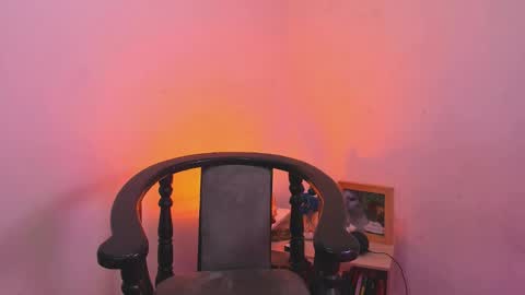 Snapshot of mikee_g chatting on February 19, 12:17 am ZARA BLARE online show from February 19, 12:17 am