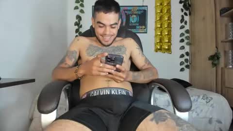 mikee_scooth online show from January 29, 5:13 pm