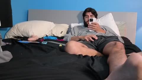 Snapshot of mikehawk1589 chatting on October 7, 4:09 am mikehawk1589 online show from October 7, 4:09 am