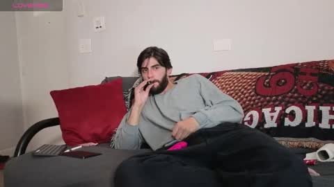 Snapshot of mikehawk1589 chatting on December 15, 4:06 am mikehawk1589 online show from December 15, 4:06 am