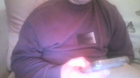 Snapshot of mikehockishuge9 chatting on May 10, 8:36 pm mikehockishuge9 online show from May 10, 8:36 pm