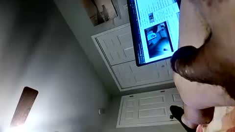 MikeHunt online show from May 6, 1:36 am