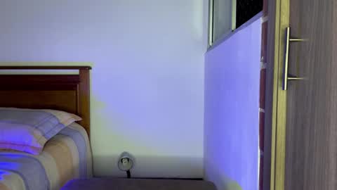 Snapshot of mikesantoss1 chatting on September 11, 2:00 am Mike online show from September 11, 2:00 am