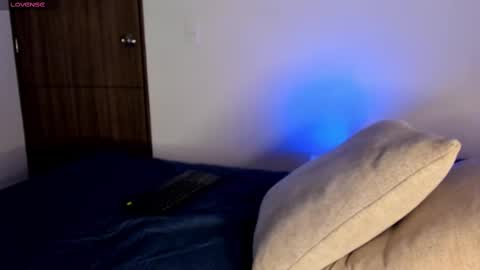 Snapshot of mikesantoss1 chatting on September 24, 5:11 am Mike online show from September 24, 5:11 am