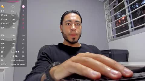 Snapshot of mikesantoss1 chatting on October 25, 10:15 pm Mike online show from October 25, 10:15 pm