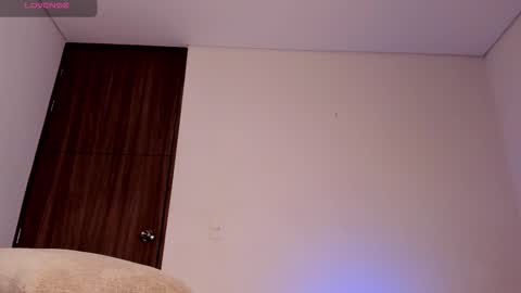 Snapshot of mikesantoss1 chatting on October 31, 2:23 am Mike online show from October 31, 2:23 am