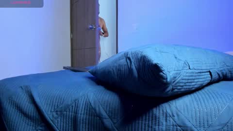 Snapshot of mikesantoss1 chatting on March 4, 9:54 pm Mike online show from March 4, 9:54 pm