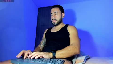 Snapshot of mikesantoss1 chatting on June 5, 2:18 am Mike online show from June 5, 2:18 am