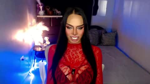 Mistress MikeyAlawi online show from May 13, 7:50 am