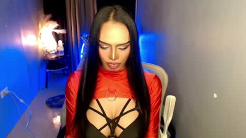 Snapshot of mikeyalawi03 chatting on June 8, 5:30 am Mistress MikeyAlawi online show from June 8, 5:30 am