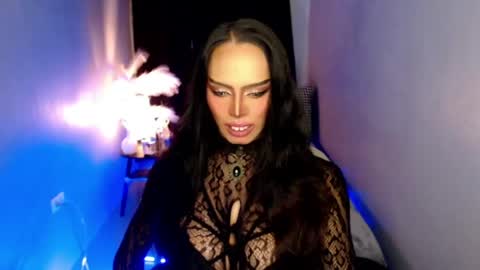 Snapshot of mikeyalawi03 chatting on June 14, 5:20 am Mistress MikeyAlawi online show from June 14, 5:20 am