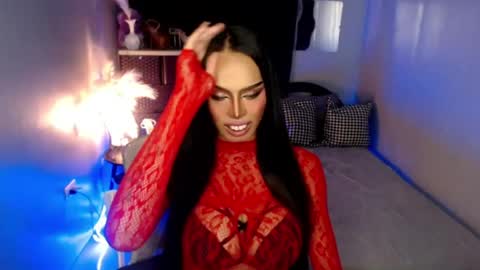 Snapshot of mikeyalawi03 chatting on June 16, 1:41 am Mistress MikeyAlawi online show from June 16, 1:41 am