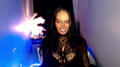 Snapshot of mikeyalawi03 chatting on June 19, 2:05 am Mistress MikeyAlawi online show from June 19, 2:05 am