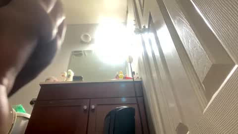 Snapshot of mikeyblunt chatting on March 10, 12:48 pm mikeyblunt online show from March 10, 12:48 pm