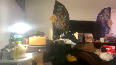 Snapshot of mikeyblunt chatting on December 16, 4:01 pm mikeyblunt online show from December 16, 4:01 pm