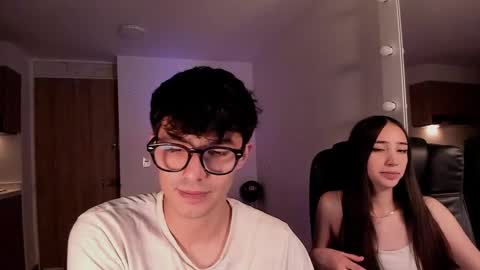 Snapshot of mikeyvioleta chatting on October 6, 4:10 am VIOLETAMIKE online show from October 6, 4:10 am