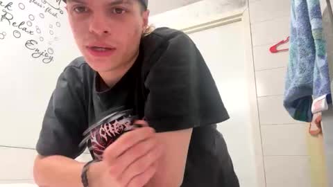 mikeyx7 online show from May 26, 1:23 am