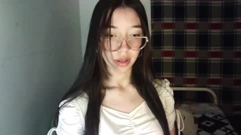 Snapshot of mikhaela_ chatting on October 25, 6:21 am Mikhaela online show from October 25, 6:21 am