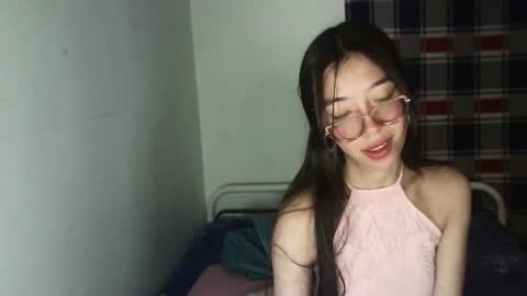 Snapshot of mikhaela_ chatting on November 13, 6:01 am Mikhaela online show from November 13, 6:01 am