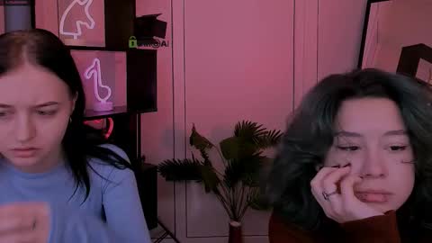 Snapshot of miki_ti chatting on November 6, 12:06 pm miki_ti online show from November 6, 12:06 pm