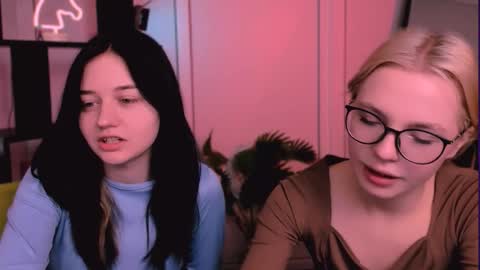 Snapshot of miki_ti chatting on November 21, 9:41 am miki_ti online show from November 21, 9:41 am