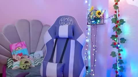 Mikka 3 online show from February 4, 1:28 pm