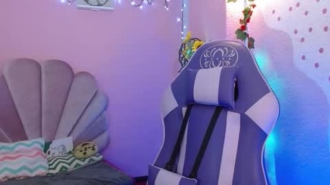 Mikka 3 online show from March 16, 1:04 pm