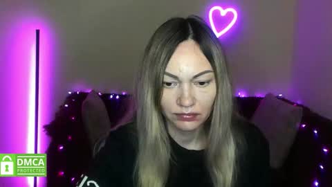 Snapshot of mikkey_mouse8 chatting on December 19, 12:23 pm Adalina online show from December 19, 12:23 pm