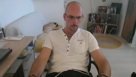 Snapshot of mikmik91 chatting on September 18, 2:41 pm mikmik91 online show from September 18, 2:41 pm