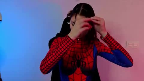 Snapshot of mil_kiss chatting on December 5, 4:36 pm Milkiss online show from December 5, 4:36 pm