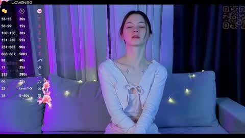 Snapshot of mil_kiss chatting on December 17, 6:36 pm Milkiss online show from December 17, 6:36 pm