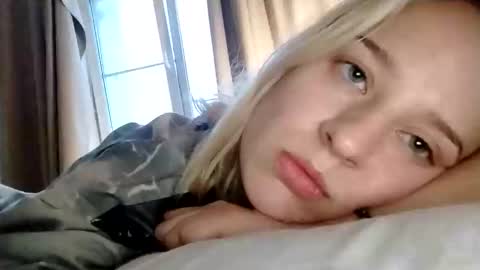 Snapshot of mila_420 chatting on October 27, 12:20 pm Mila 420 online show from October 27, 12:20 pm