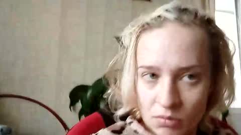 Snapshot of mila_420 chatting on October 31, 7:09 am Mila 420 online show from October 31, 7:09 am