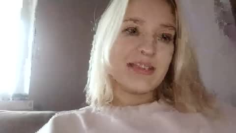 Snapshot of mila_420 chatting on November 5, 9:31 am Mila 420 online show from November 5, 9:31 am